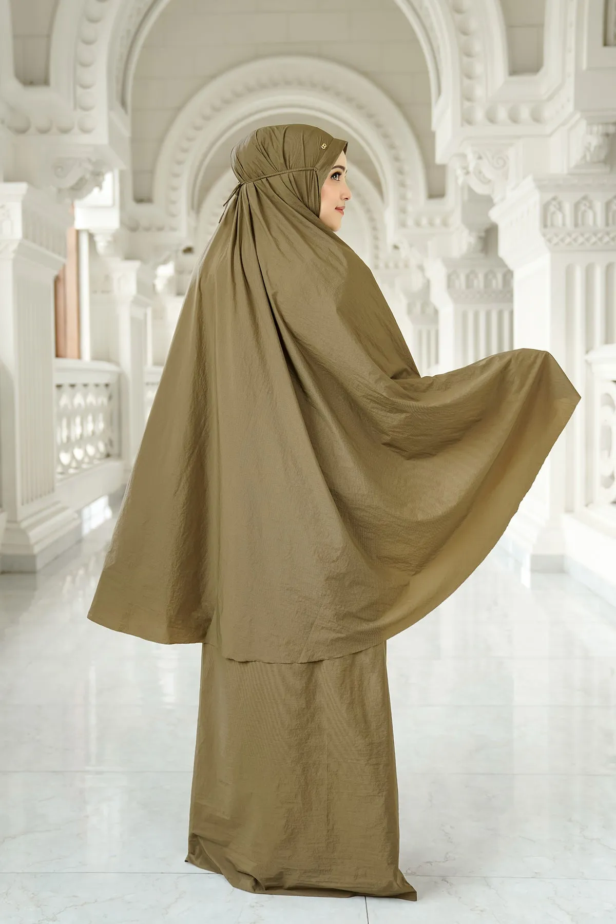 Capsule Prayer Robe - Olive