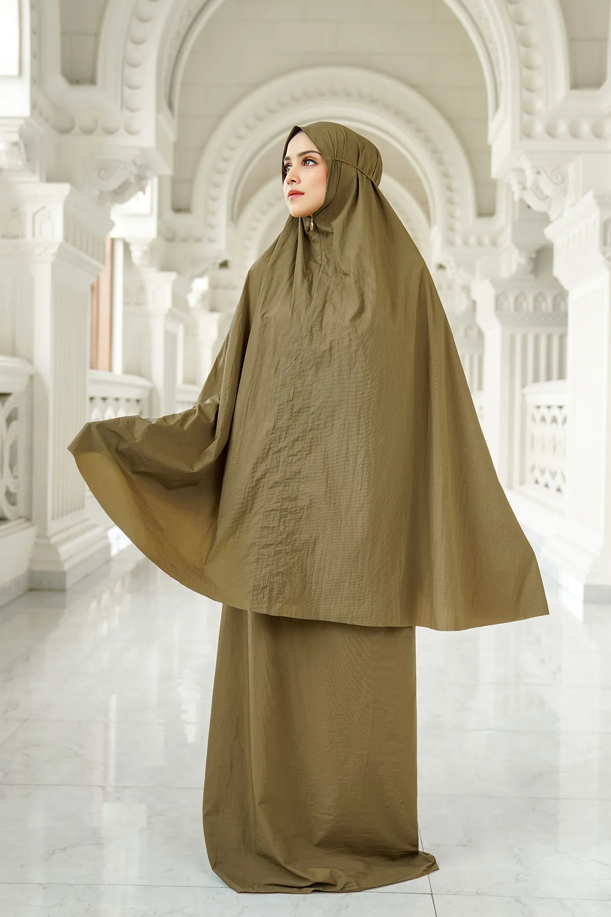 Capsule Prayer Robe - Olive