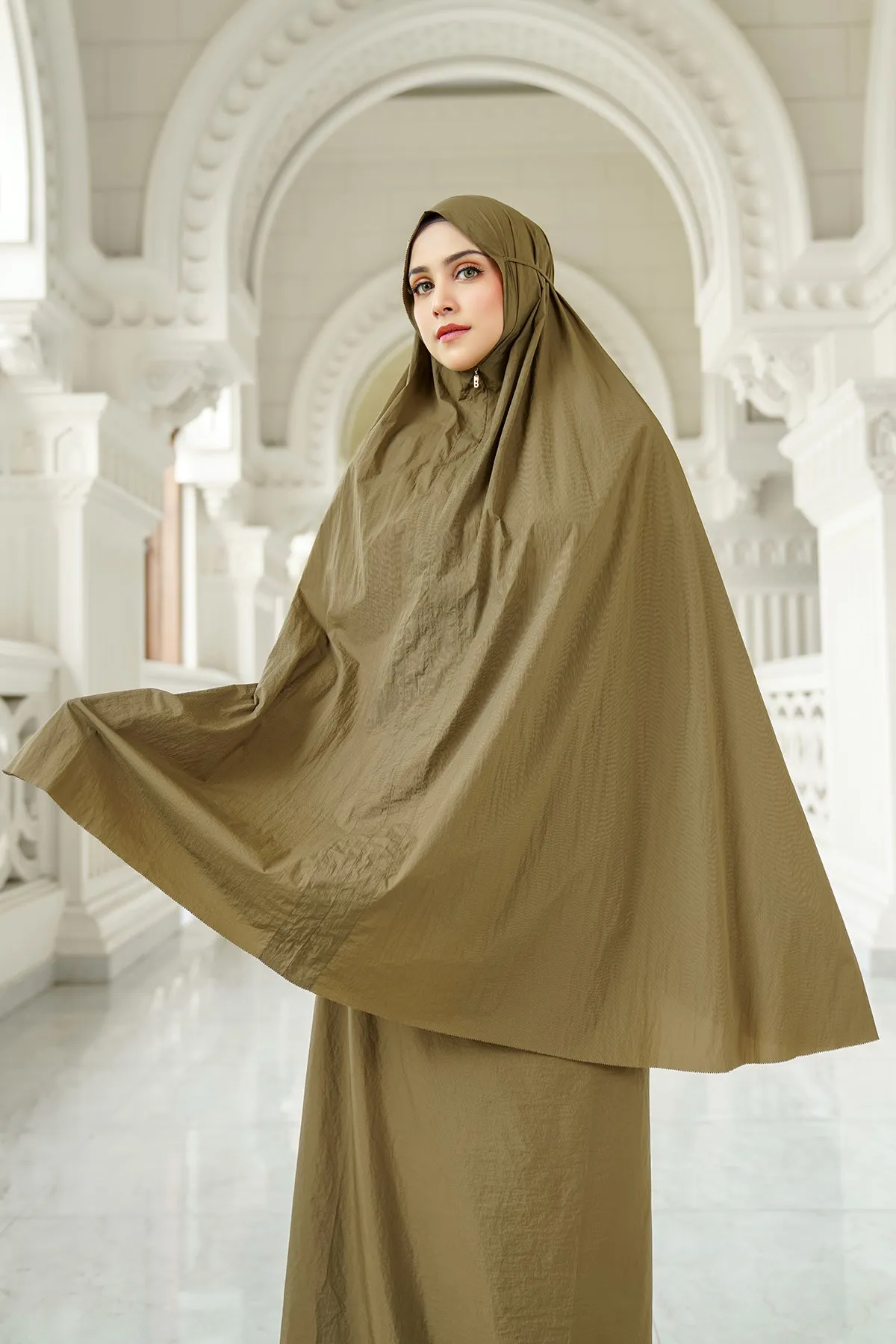 Capsule Prayer Robe - Olive