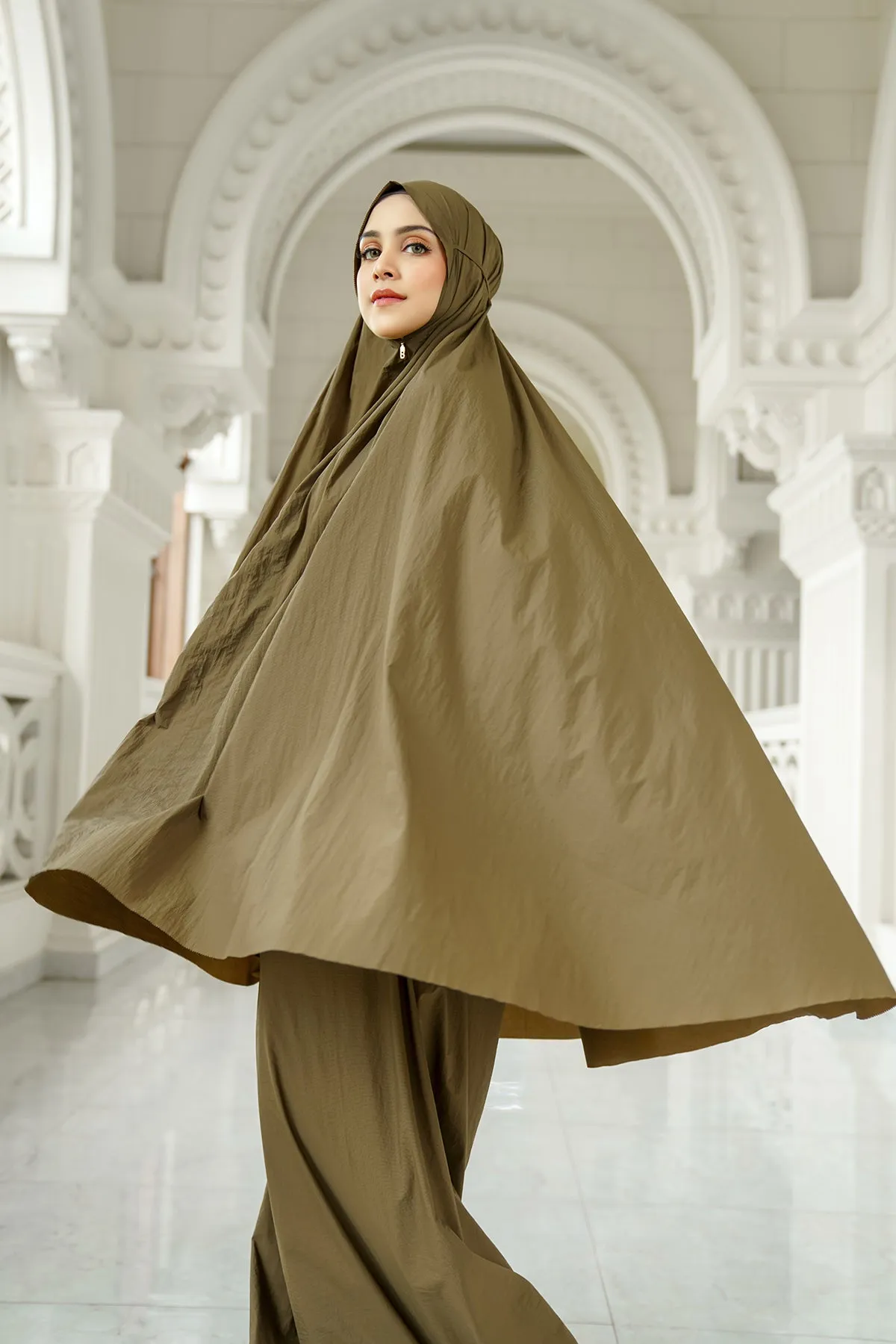 Capsule Prayer Robe - Olive