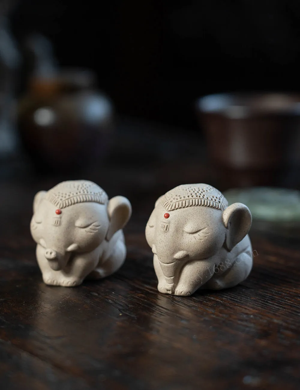 Gohobi Handmade Ceramic YiXing Clay Elephant Ornament Tea pet
