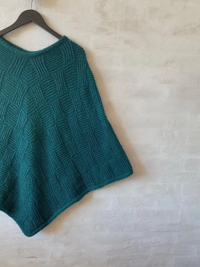 Viva poncho by Hanne Falkenberg, No 20 Knitting kit